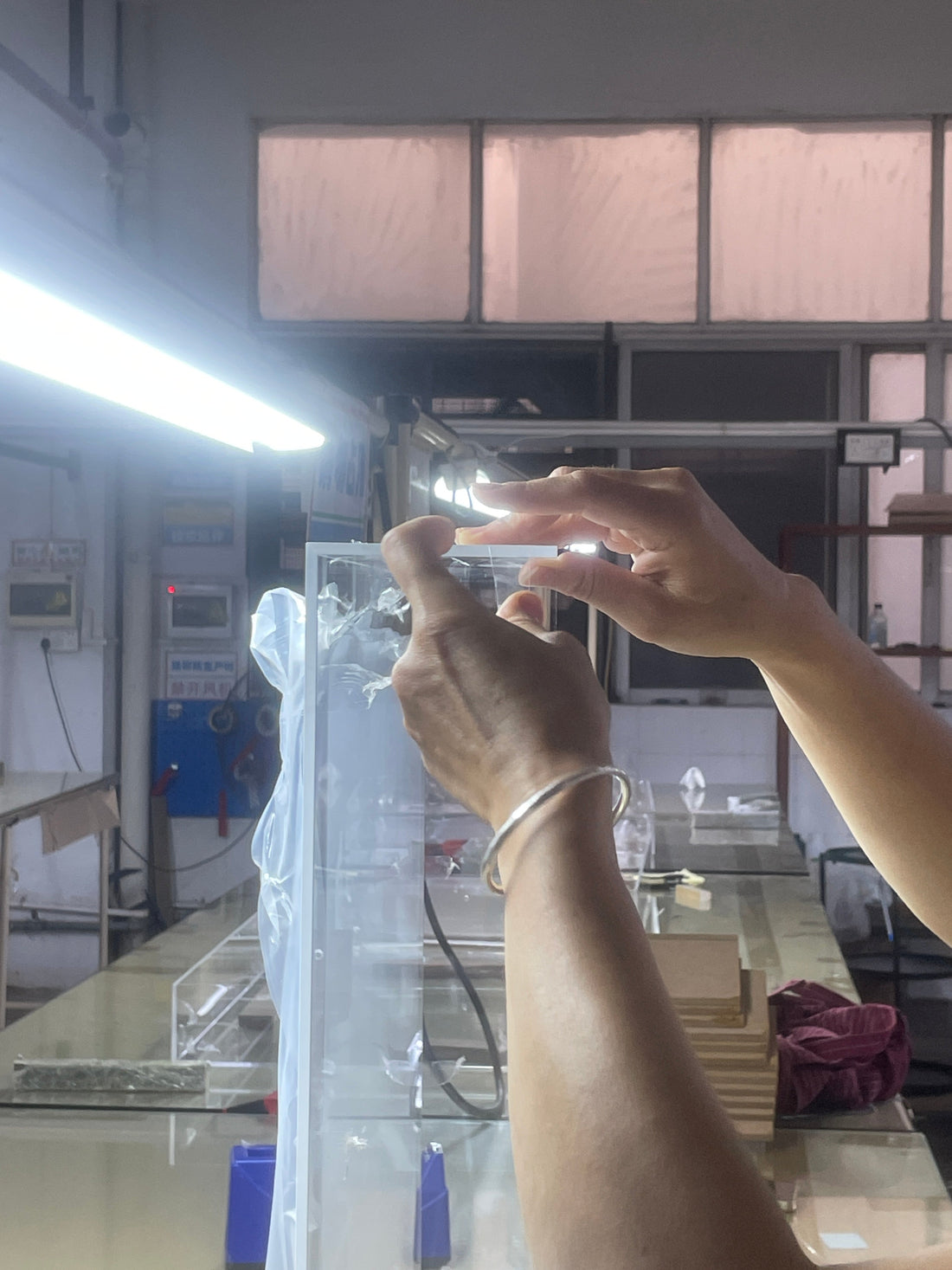 What Does Automatic Mean in Acrylic Gluing Equipment?
