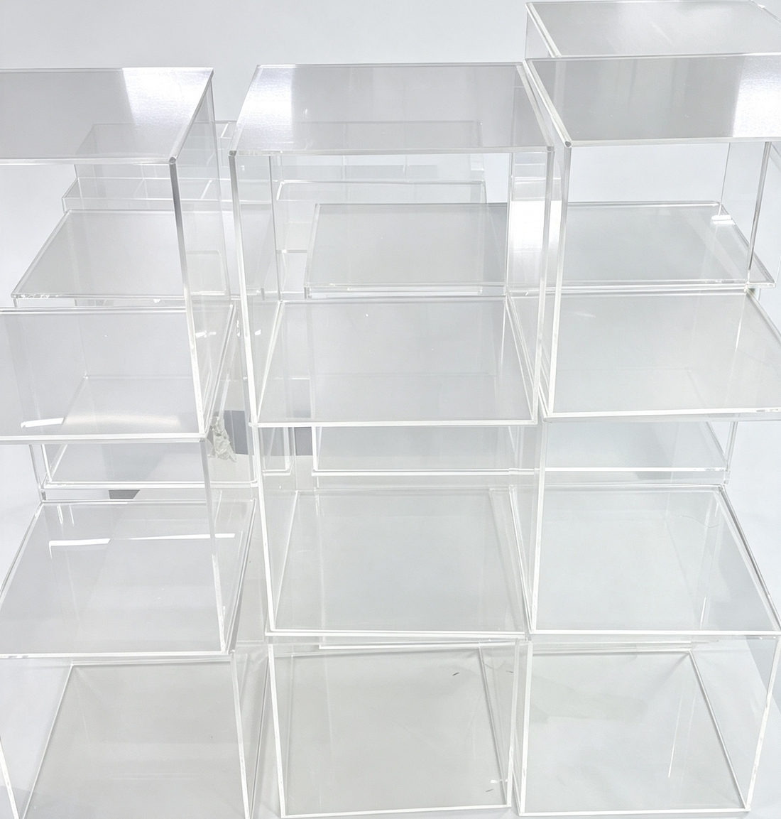 How to Avoid Glue Interruption During Long Acrylic Bonding Lines