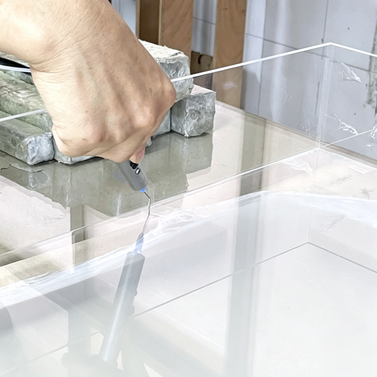What Glue Flow Speed Should You Use for Acrylic Bonding?